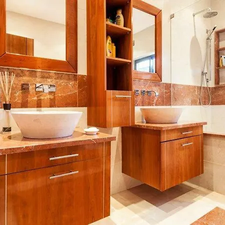 Willa Vale Formoso Sleeps 6 Pool Air Con Wifi *